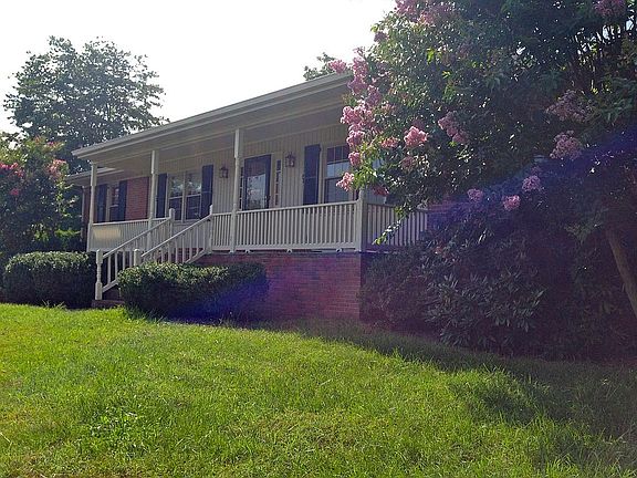 4th image of 2357 Southlawn Cir SW