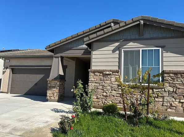 1267 Las Rosas Ave, Clovis, CA 93619