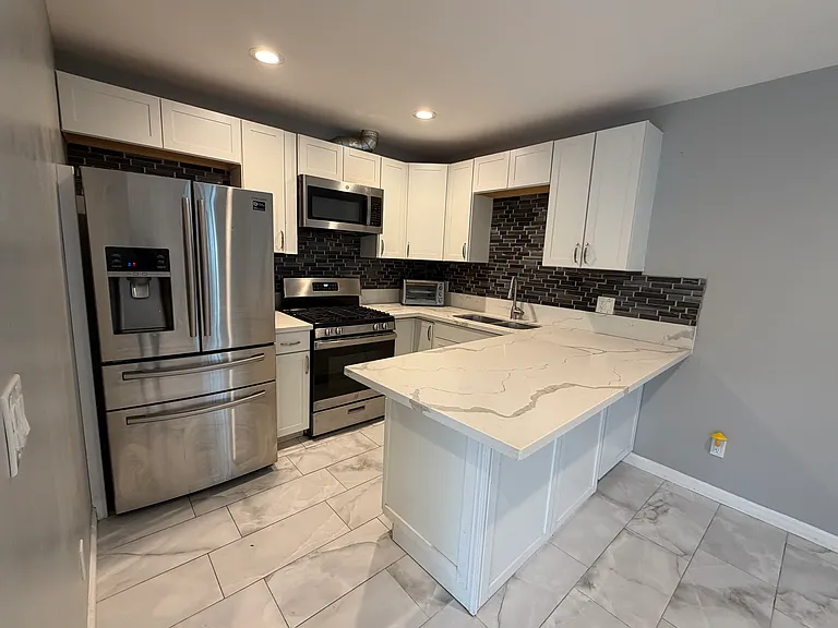 5524 Keokuk Ave — Photo 2