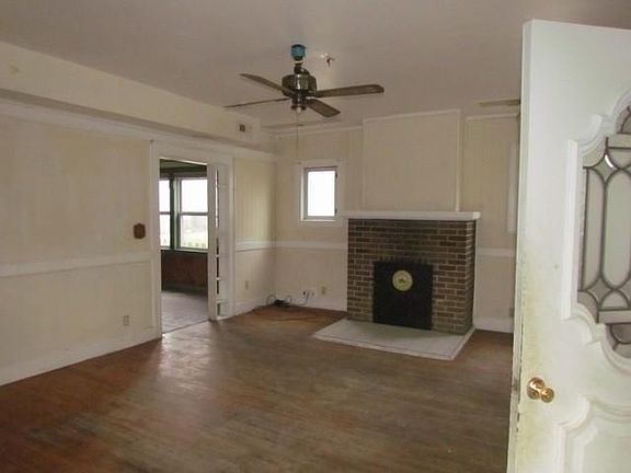 3rd image of 615 E Poythress St