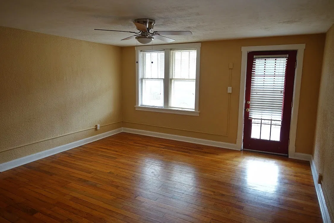 1 bed, 1000 sqft, $1,100 — Photo 4