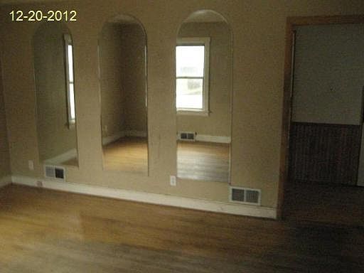 5th image of 10430 W Palmer Ave
