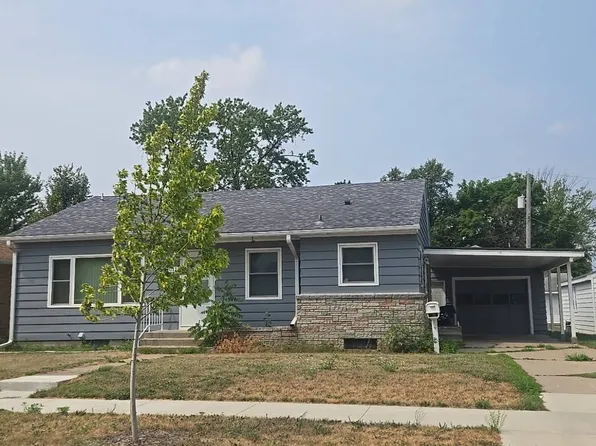 1011 30th Ave N, Saint Cloud, MN 56303