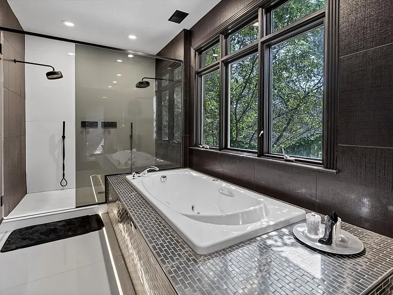 4206 Royal Fox Dr — Photo 23