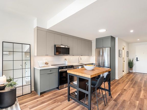 2nd image of 857 Communipaw Ave #413