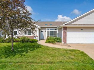 1069 74th St NE, Cedar Rapids, IA 52402