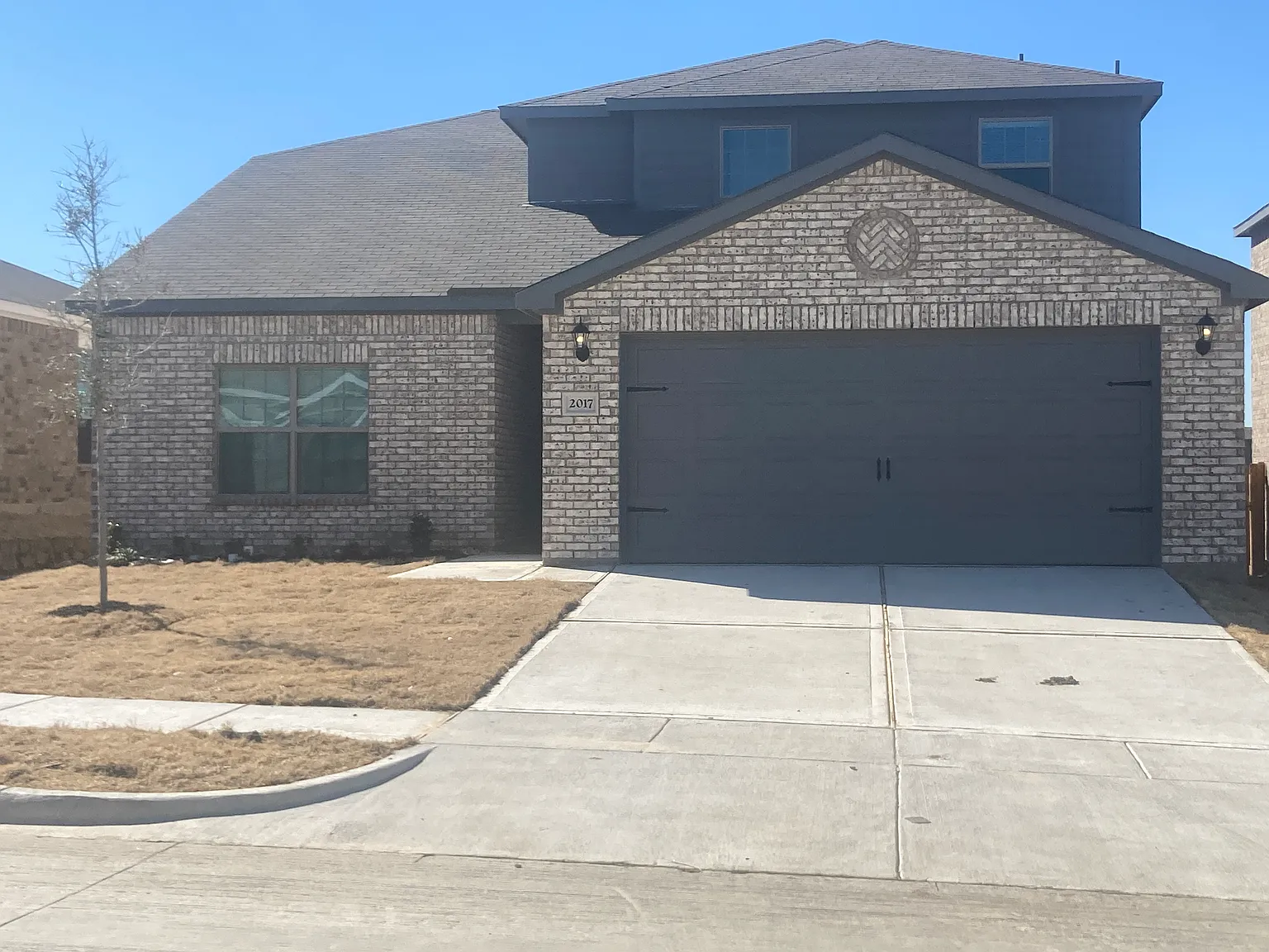 4 bed, 2.5 bath, 2209 sqft, $2,195 — Photo 2