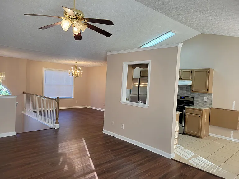 6286 Wellington Ct — Photo 33