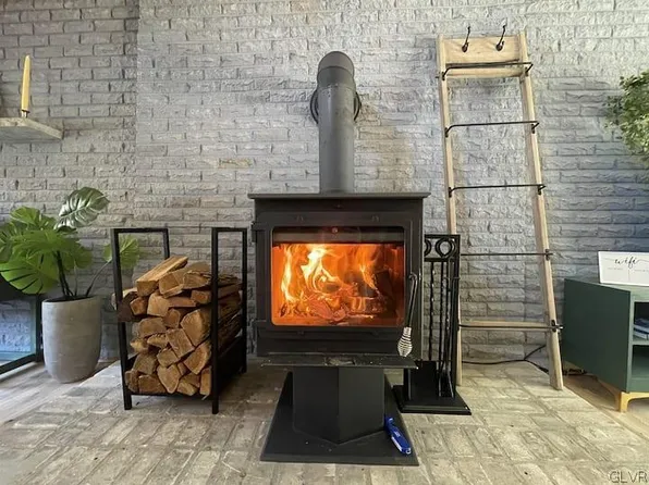 142 Wagner Way, Pocono Lake, PA 18347