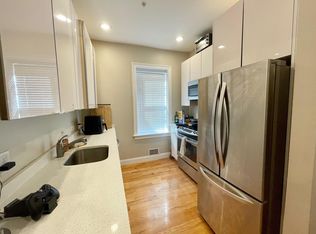 102 Chelsea St #1R, Boston, MA 02128