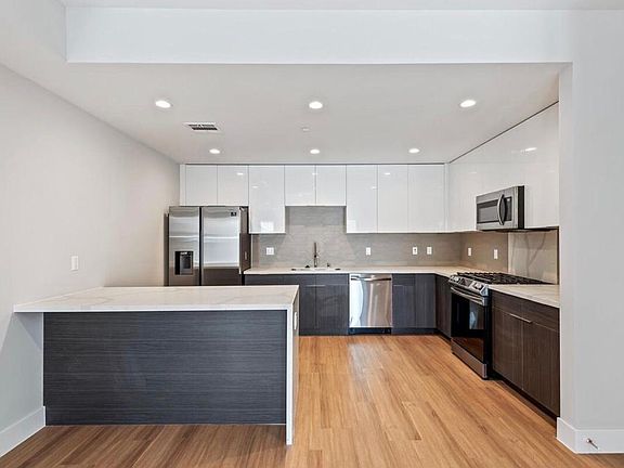 4th image of 1906 Overland Ave #2040