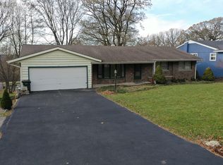 5 Summit Ave, Dundee, IL 60118