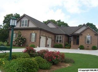 127 Paradise Dr, Boaz, AL 35957