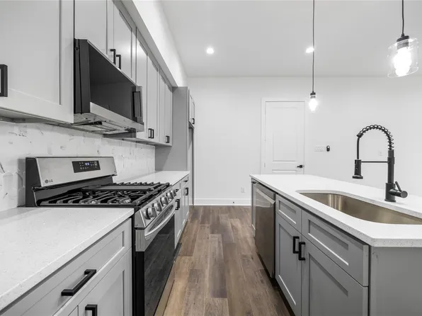 6804 Arabella St #B, Houston, TX 77091