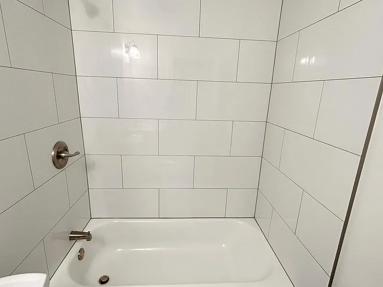 1605 Earl Ave — Photo 10