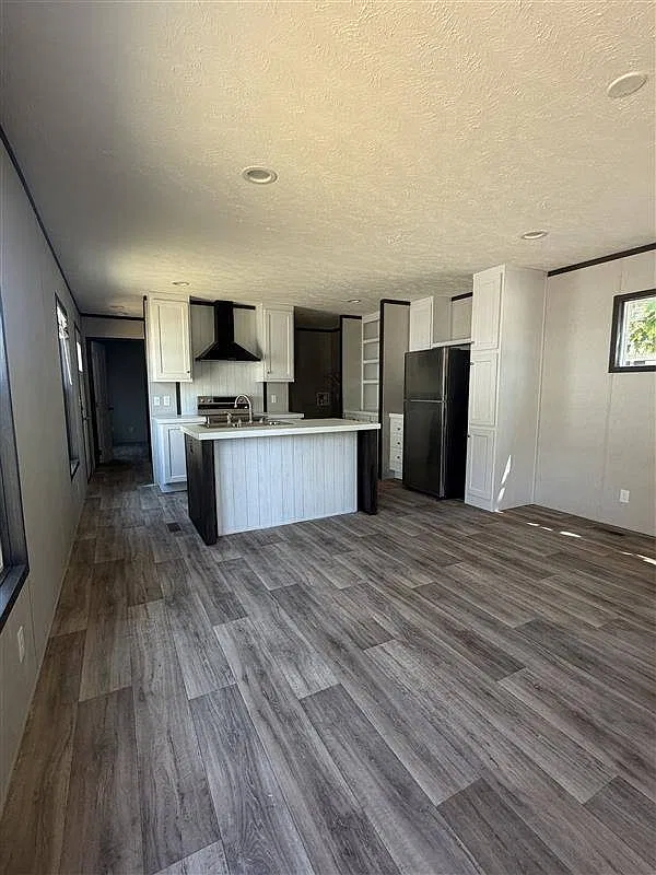 3 bed, 2.0 bath, 1152 sqft, $1,800 — Photo 2
