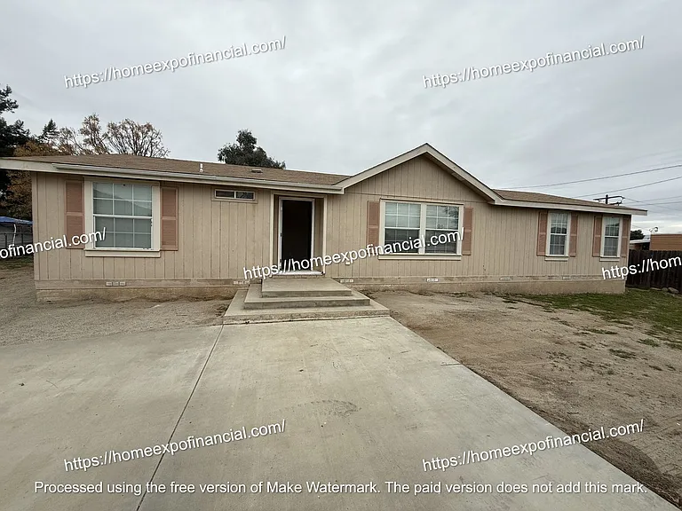 26590 Franklin Ave — Photo 1