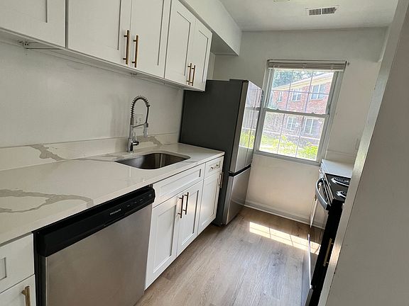 5th image of 9737 Hagel Cir