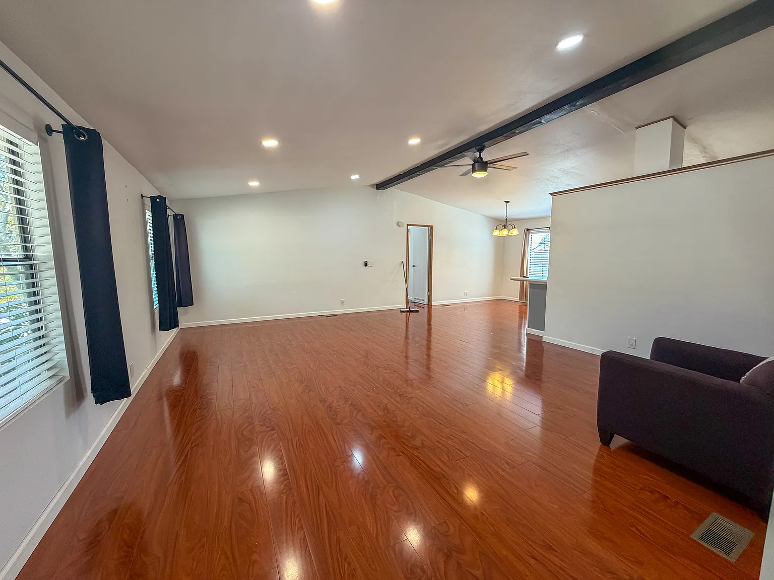126 River Oaks Dr — Photo 4