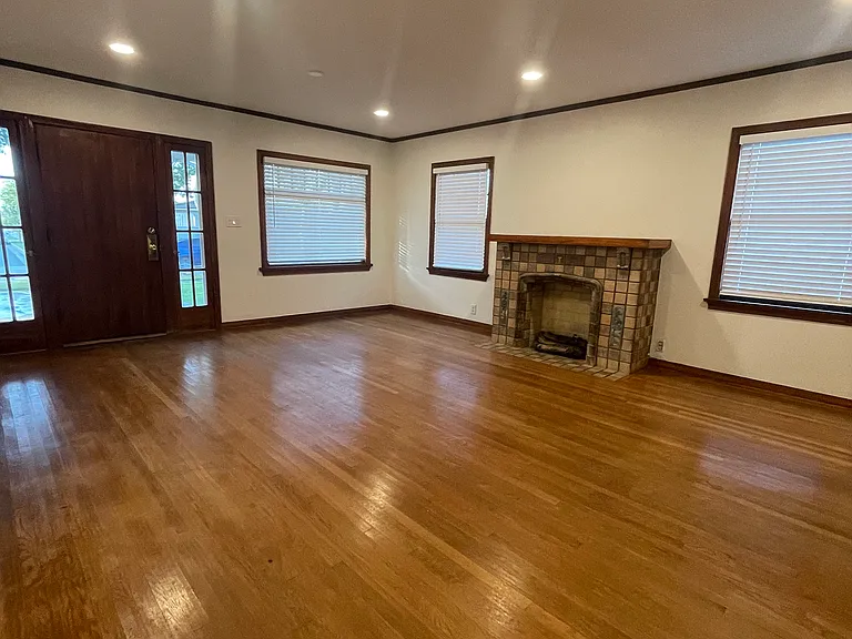 1114 W Palm Ave — Photo 5