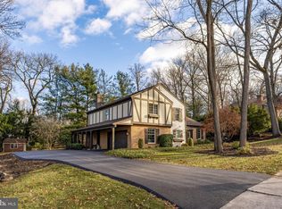 691 Marlow Dr, York, PA 17402