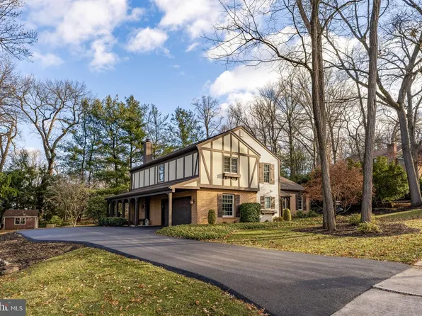 691 Marlow Dr, York, PA 17402