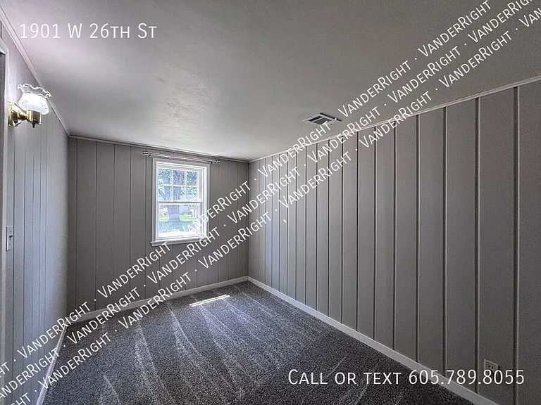1901 W 26th St — Photo 27