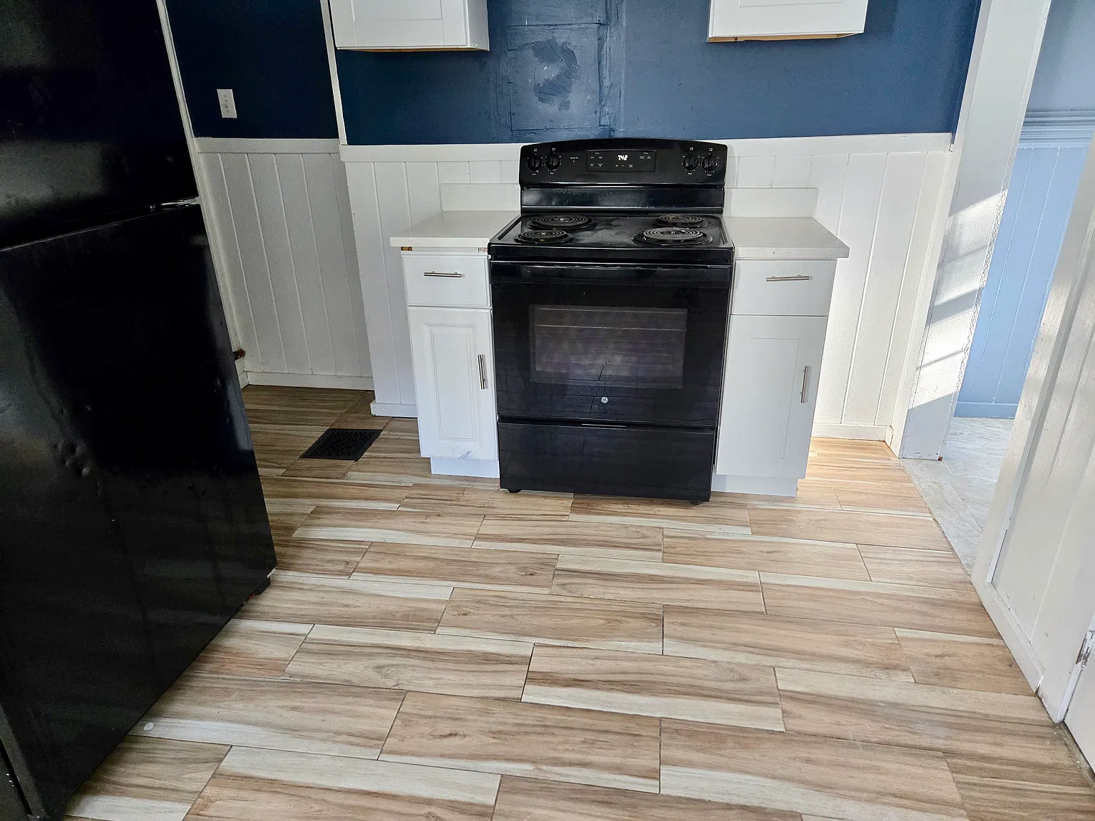 5 bed, 1.5 bath, 2100 sqft, $2,900 — Photo 4