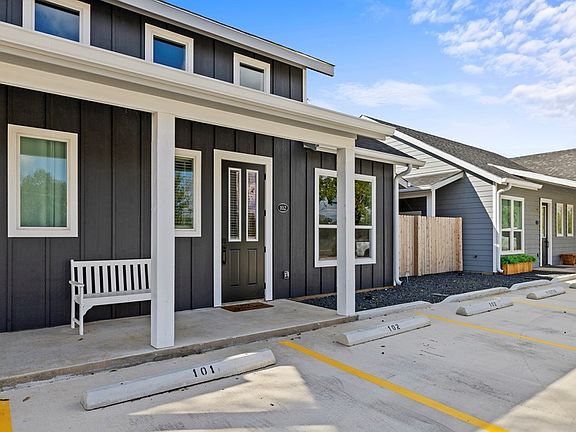 3rd image of 1003 Friendship Ln #102