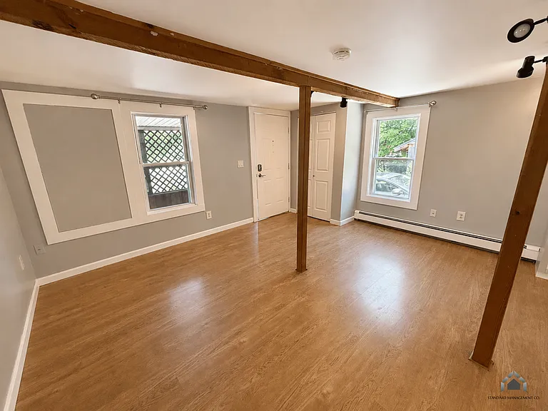 37 Windsor St #1 — Photo 5