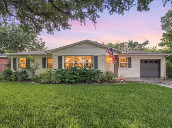 3821 Cobbs Dr, Waco, TX 76708