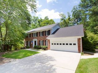 2368 Fenhurst Pl, Dunwoody, GA 30338