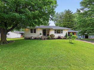 30 King St N, Minto, ON N0G1Z0