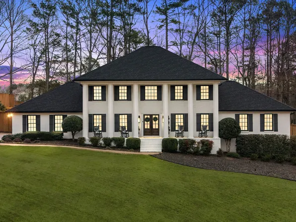 5339 Trowbridge Dr, Dunwoody, GA 30338