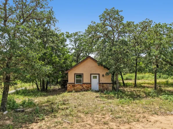 499 Bridgestone Ct, Lockhart, TX 78644