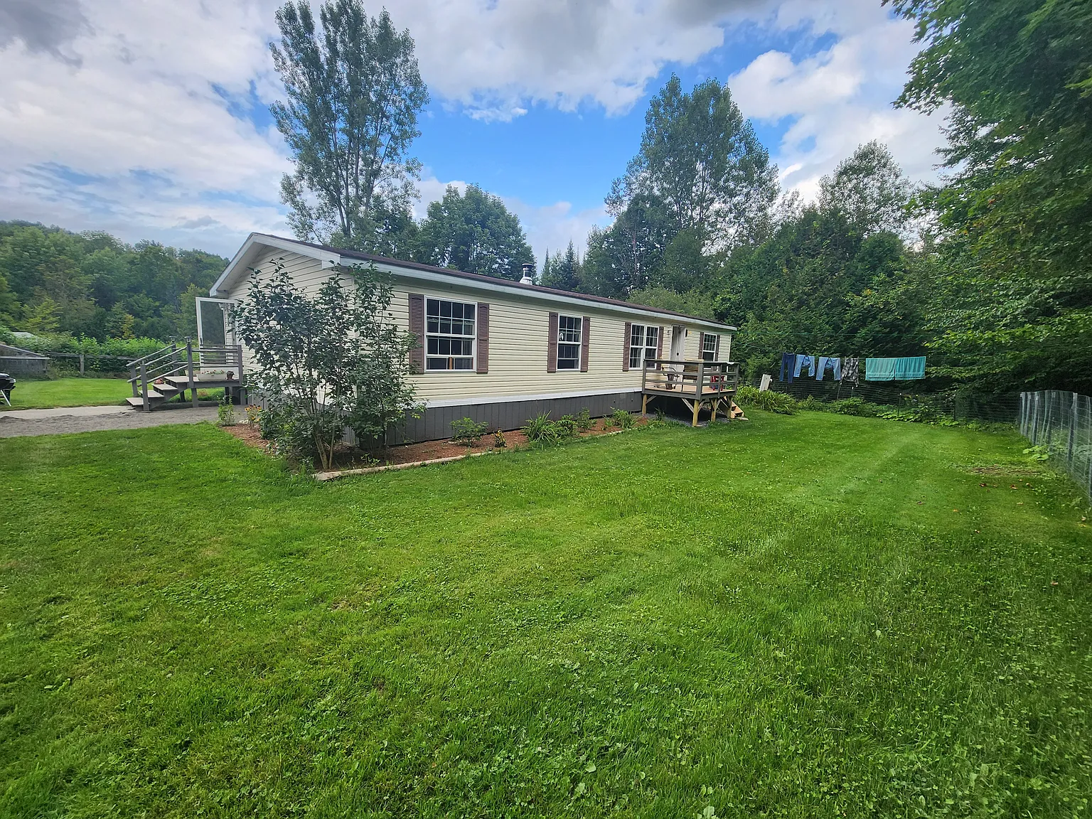 3 bed, 1456 sqft, $2,000 — Photo 1