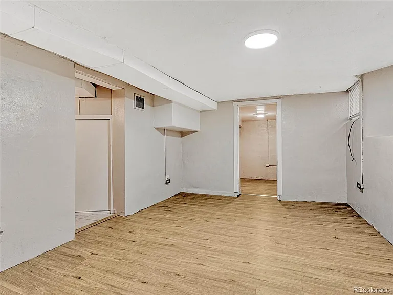 548 S Lincoln St #BASEMENT — Photo 6