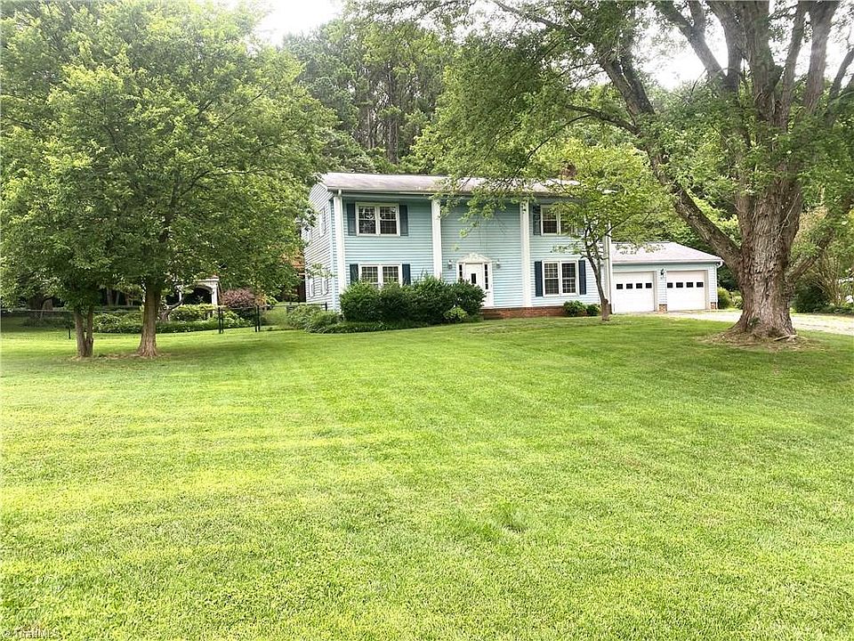 2nd image of 3921 Fieldview Ct