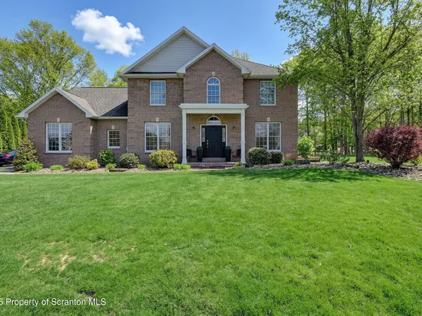 107 Joyce Dr, Moosic, PA 18507