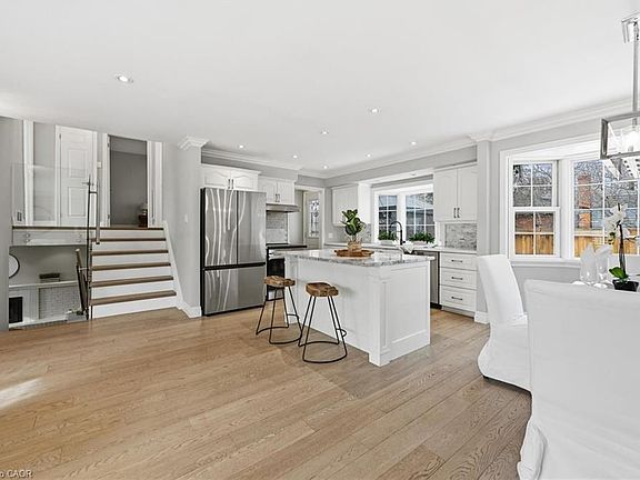 5th image of 5245 Bromley Rd