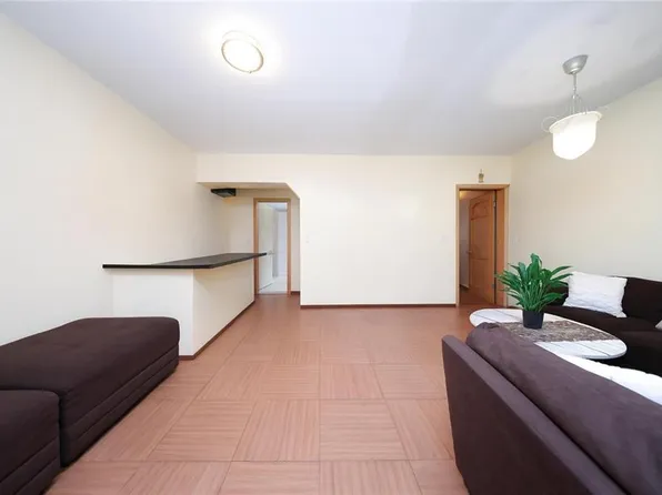 127 Bay 23rd Street image 3 of 31