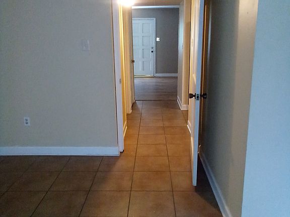 4th image of 1316 Dulles Dr