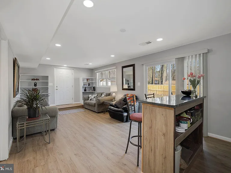 8418 Stonewall Dr — Photo 6