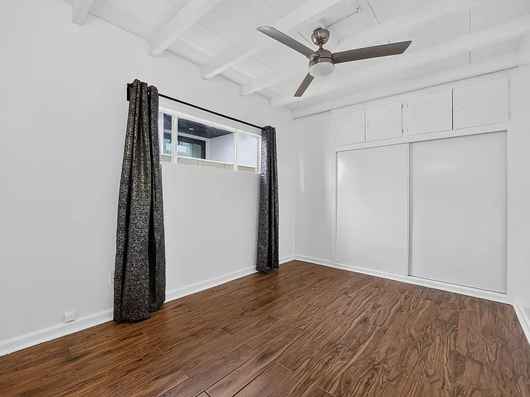 1815 W Balboa Blvd — Photo 10