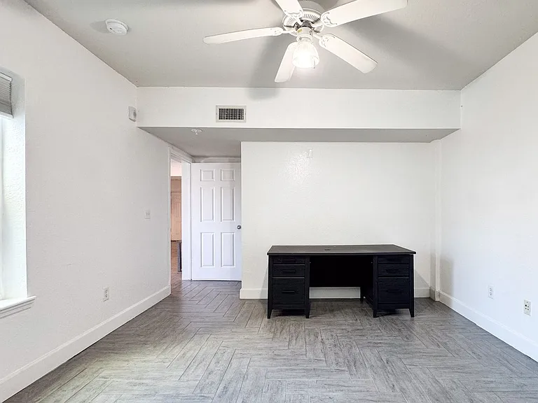 204 E South St #4056 — Photo 10