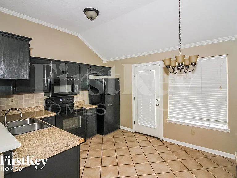 8954 Fulton Ln — Photo 6