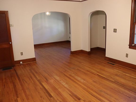 2nd image of 14 Eastview Dr #14
