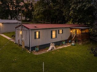 166 Andrew Ln, Jacksboro, TN 37757