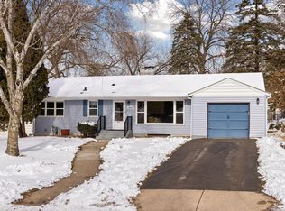 1947 Yorkshire Ct, Saint Paul, MN 55116