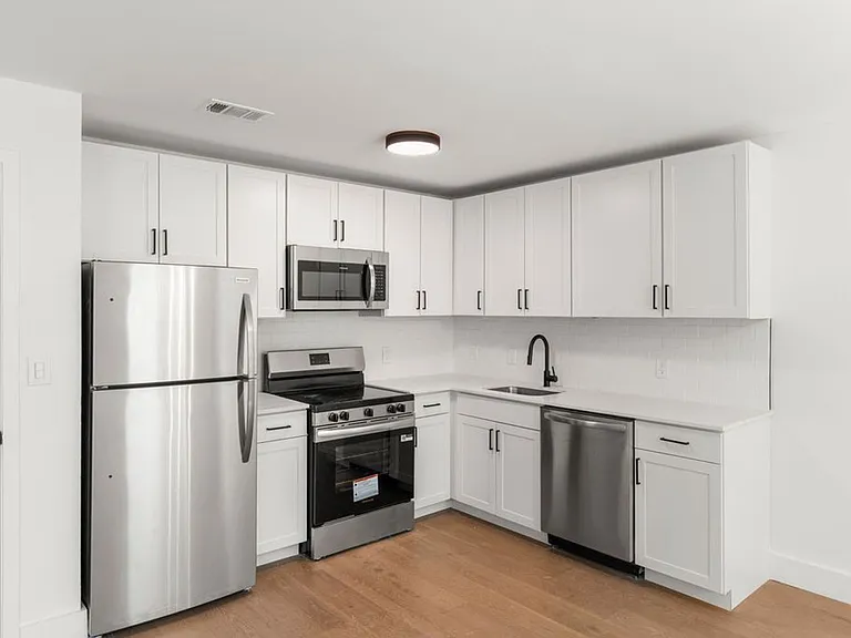 Landis Grove - 1360 — Photo 37